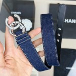 𝗖𝗛𝗔𝗡𝗘𝗟 Classic denim blue belt