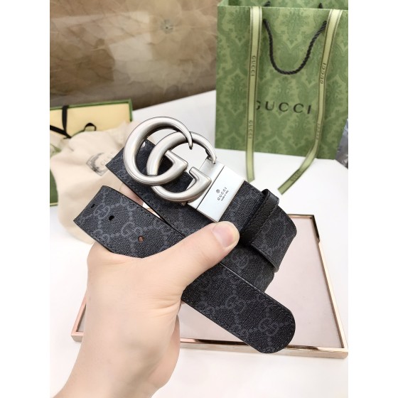 GUCCI Supreme canvas