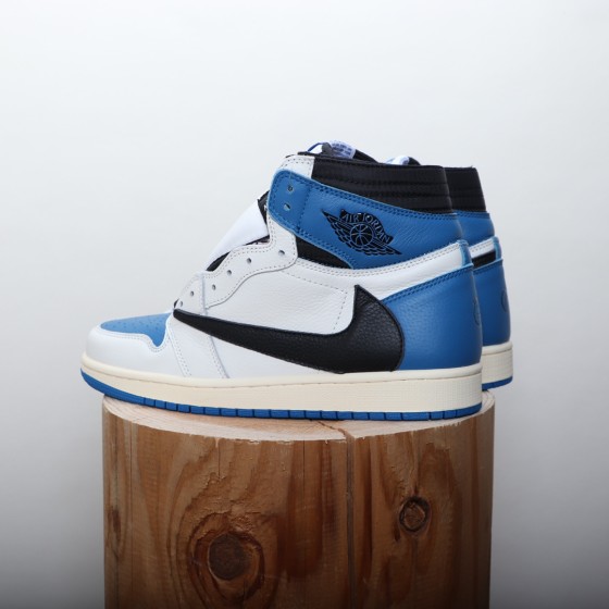 Air Jordan 1 Mid Lightning Barb