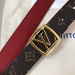 LOUIS VUITTO iconic LV Initiales design