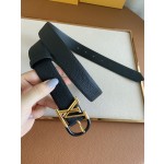 LOUIS VUITTO Essential 3.0cm Belt