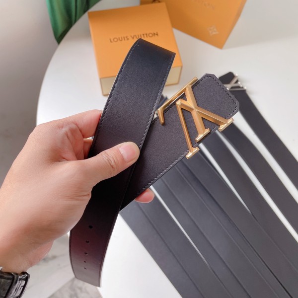 Reversible plain belt