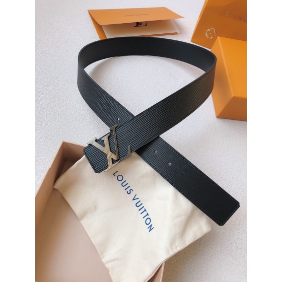 LOUIS VUITTO initials belt