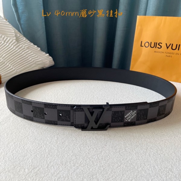 LOUIS VUITTO Covered 40mm belt with stylish double fabric
