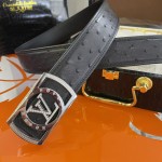 LOUIS VUITTO chooses real ostrich skin. 🐦 Full feather nails. Hemming process without splicing