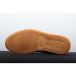 Air Jordan 1 Low beige en zwarte totem