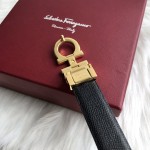 FERRAGAMO boutique buckle head, first layer of cowhide