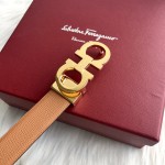 FERRAGAMO boutique buckle head, first layer of cowhide
