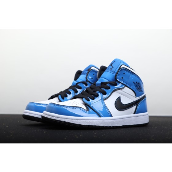 Air Jordan 1 Mid 蓝白