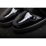 Air Jordan 1 high top patent leather black and gold