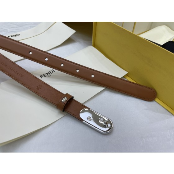 FENDI new 🌿 narrow belt with loops