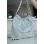 𝗖𝗛𝗔𝗘𝗡𝗟✦23C 22 handbag authentic tail leather haze blue medium