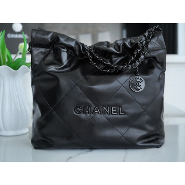 𝗖𝗛𝗔𝗘𝗡𝗟✦𝟐𝟐𝑲 𝟐𝟐Handbag genuine tail leather 𝐬𝐨 𝐛𝐥𝐚𝐜𝐤 all black small