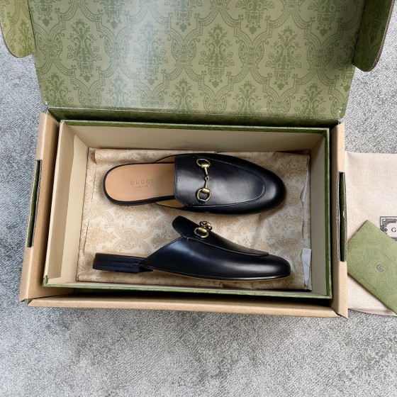 Gucci Super classic style Black calfskin horsebit slippers