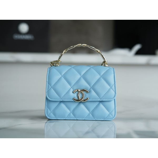 𝗖𝗛𝗔𝗘𝗡𝗟✦ 𝟮𝟮𝐒 Enamel Handle Chain Bag Blue