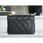 𝗖𝗛𝗔𝗘𝗡𝗟✦ 𝟮𝟮𝘀 thick chain cf underarm bag 𝒎𝒊𝒏𝒊