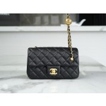 𝗖𝗛𝗔𝗘𝗡𝗟✦ 23C metal ball 𝑴𝒊𝒏𝒊 genuine leather black 🖤