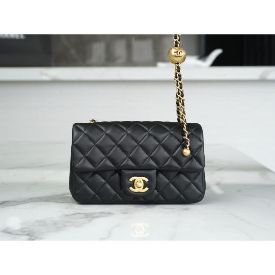 𝗖𝗛𝗔𝗘𝗡𝗟✦ 23C metal ball 𝑴𝒊𝒏𝒊 genuine leather black 🖤