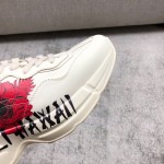 Gucci   老爹鞋 这一系列加入了很多动植物元素 原版材质