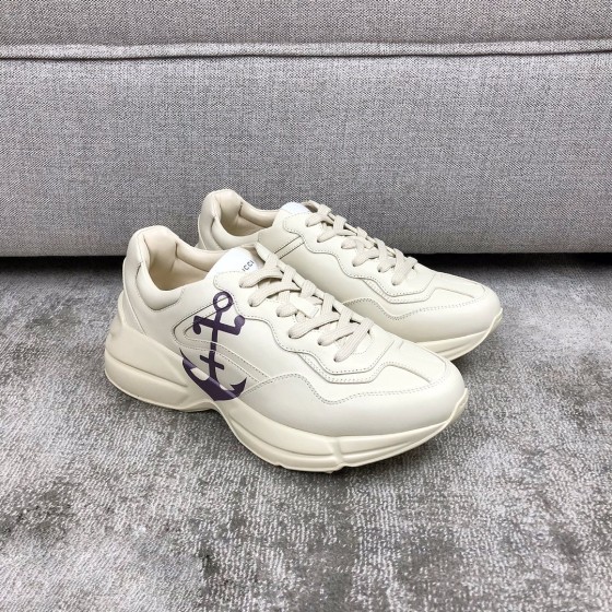 Gucci Pops This collection has a lot of flora and fauna elements Original material