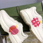 Gucci Pops This collection has a lot of flora and fauna in the original material Red Apple