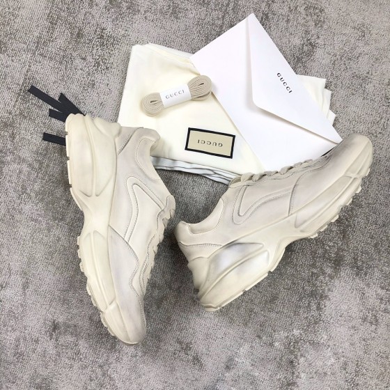 Gucci Pops This collection has a lot of flora and fauna elements Original material