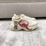 Gucci Pops This collection has a lot of flora and fauna elements Original material