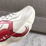 Gucci Pops This collection has a lot of flora and fauna elements Original material