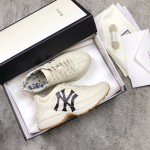 Gucci Pops This collection has a lot of flora and fauna elements Original material