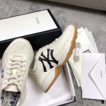 Gucci Pops This collection has a lot of flora and fauna elements Original material