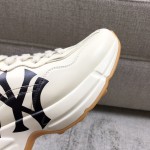 Gucci Pops This collection has a lot of flora and fauna elements Original material