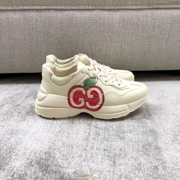 Gucci Pops This collection has a lot of flora and fauna elements Original material