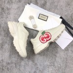 Gucci Pops This collection has a lot of flora and fauna elements Original material