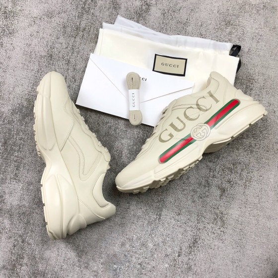 Gucci Pops This collection has a lot of flora and fauna elements Original material