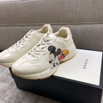 Gucci Pops This collection has a lot of flora and fauna elements Original material