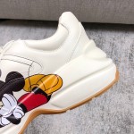 Gucci Pops This collection has a lot of flora and fauna elements Original material