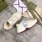 Gucci Pops This collection has a lot of flora and fauna elements Original material