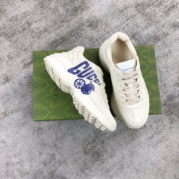 Gucci Pops This collection has a lot of flora and fauna elements Original material