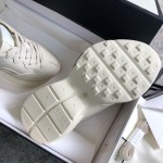 Gucci Pops This collection has a lot of flora and fauna elements Original material