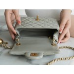 𝗖𝗛𝗔𝗘𝗡𝗟 ✦𝟮𝟮🅲Spring and Summer Metal Ball Square Fatty Gray Green