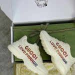 Gucci Pops This collection has a lot of flora and fauna elements Original material