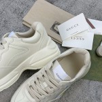 Gucci Pops This collection has a lot of flora and fauna elements Original material