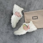 Gucci Pops This collection has a lot of flora and fauna elements Original material