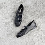 CHANEL Xiao Xiang's new double strap ballet shoes above the buckle on the small diamonds of the delicate shine