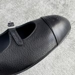 CHANEL Xiao Xiang's new double strap ballet shoes above the buckle on the small diamonds of the delicate shine