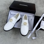 CHANEL Louboutins Simple small single shoes Lace-shaped round Logo leather outsole