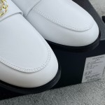 CHANEL Louboutins Simple small single shoes Lace-shaped round Logo leather outsole