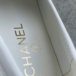 CHANEL Louboutins Simple small single shoes Lace-shaped round Logo leather outsole