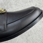 CHANEL Louboutins Simple small single shoes Lace-shaped round Logo leather outsole