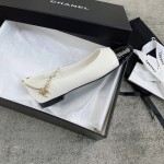 CHANEL 22 years of the latest models of a unique temperament of a ballet shoe zinc alloy half-ring iron ring design